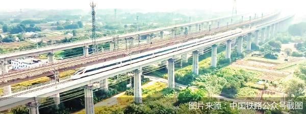 全国铁路客流突破40亿人次 我国铁路运输企业超16万家