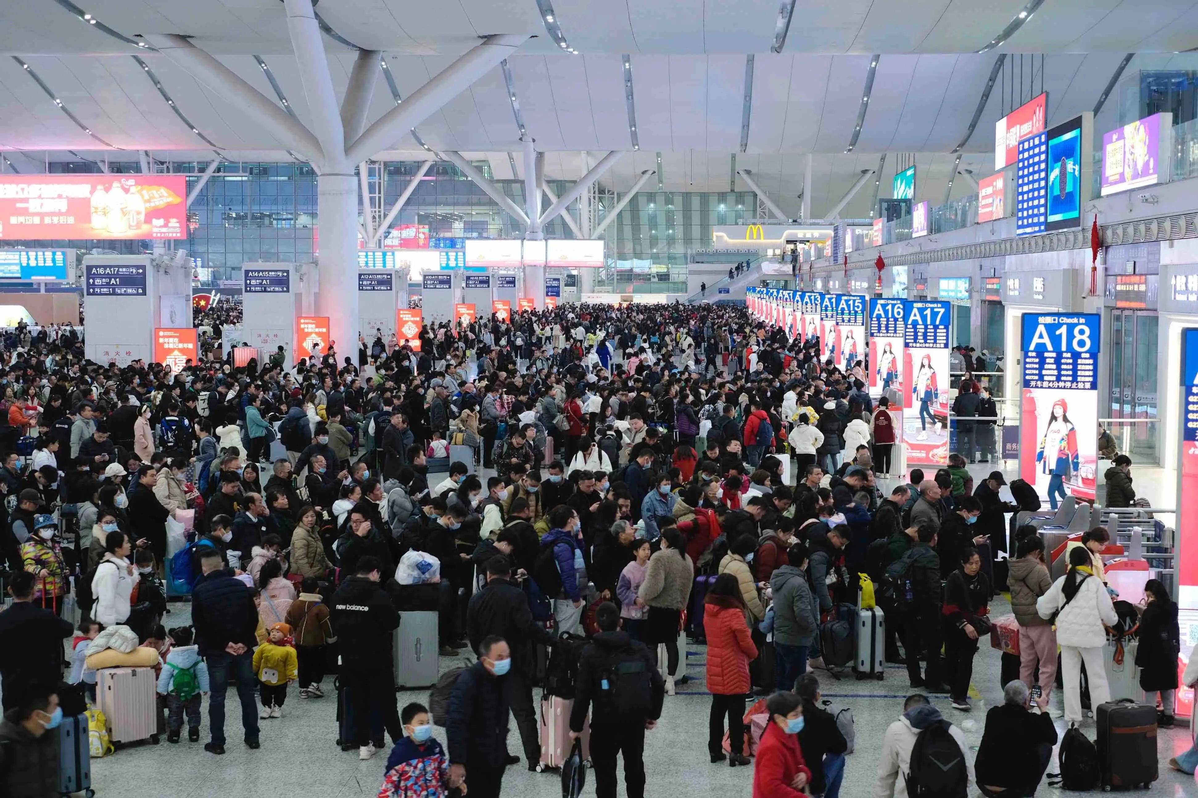 铁路暑期运输启动 预计发送旅客9.53亿人次