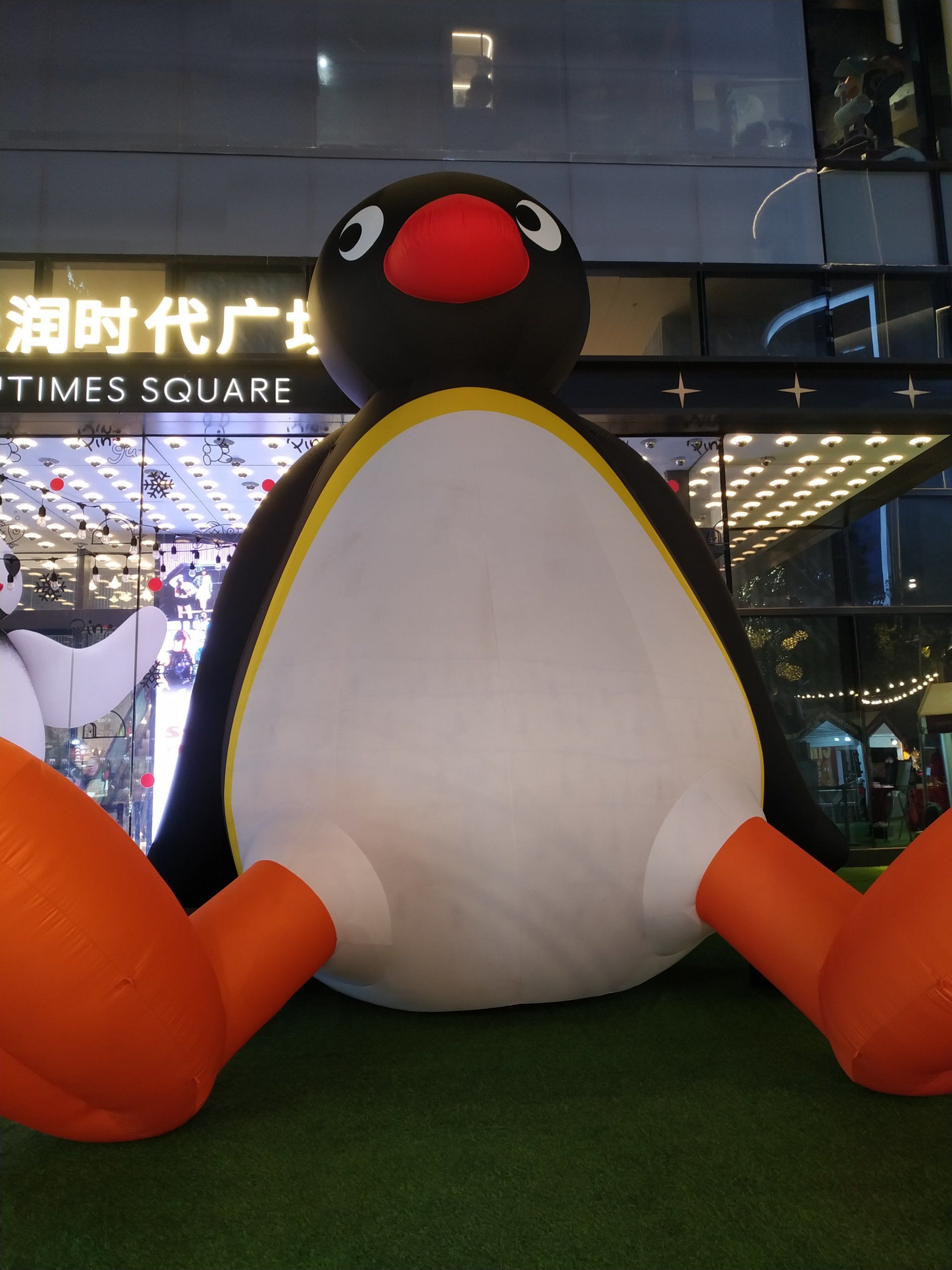 花西子发力线下市场 全国首家购物中心店亮相上海