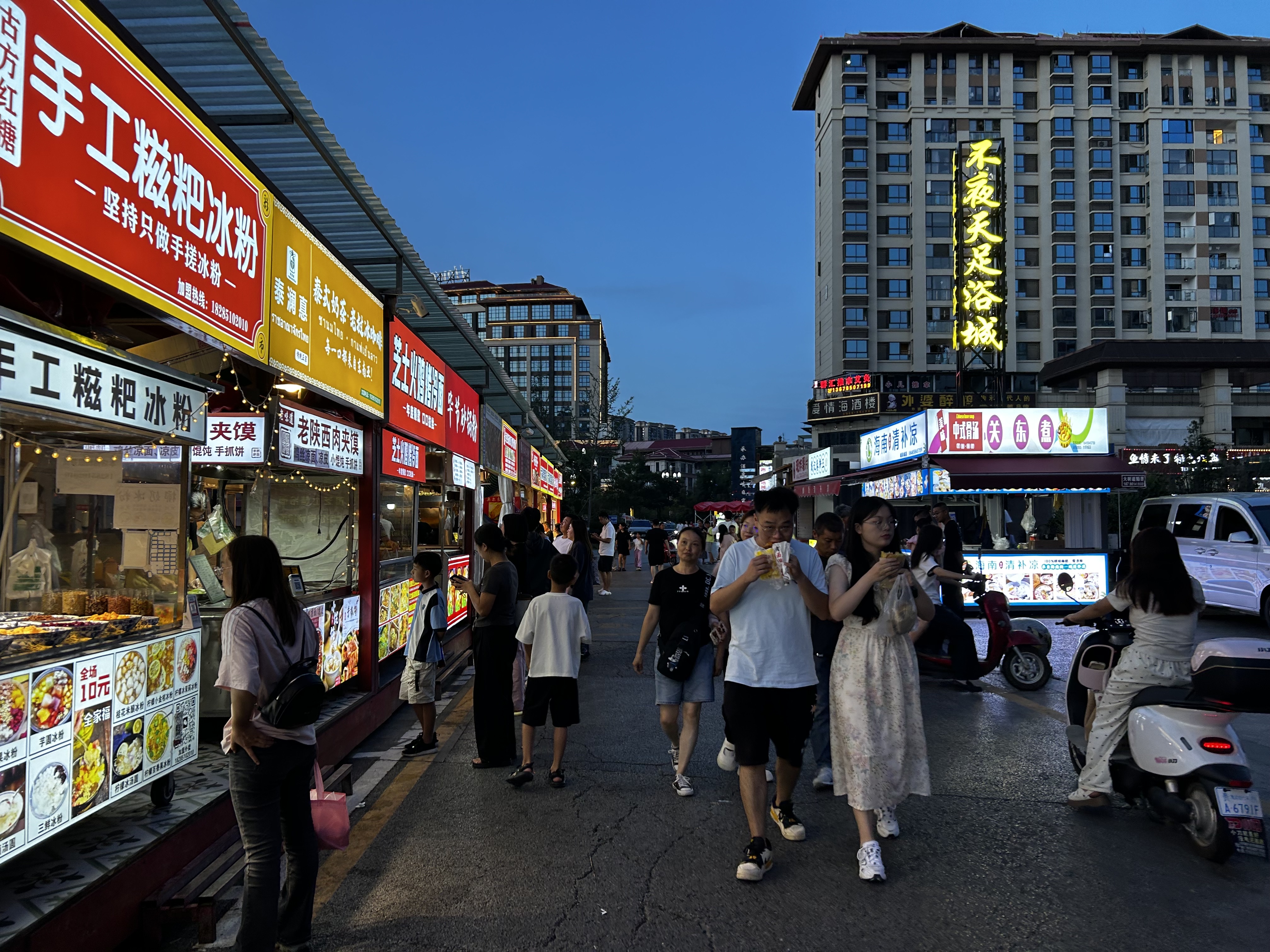 打造多元消费新场景 广东点亮夏日夜经济