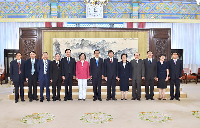 四部门负责人就《国务院关于修改〈中华人民共和国外国人入境出境管理条例〉的决定》答记者问