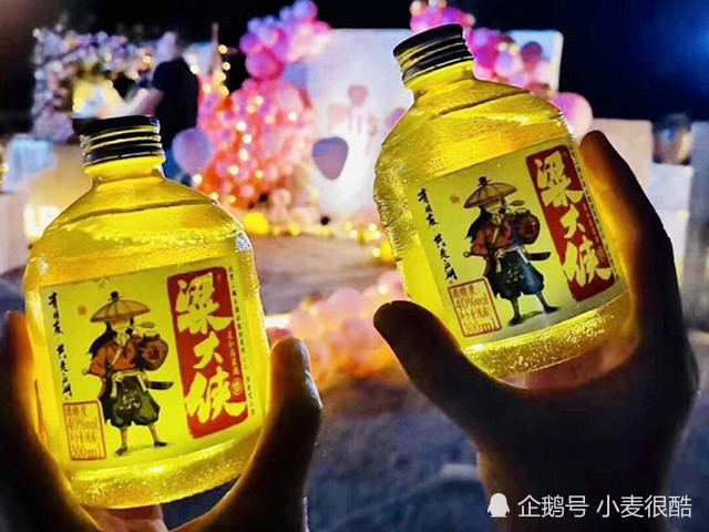 易方达张坤大调仓!减持腾讯,“狂饮”白酒,后市聚焦“估值修复”