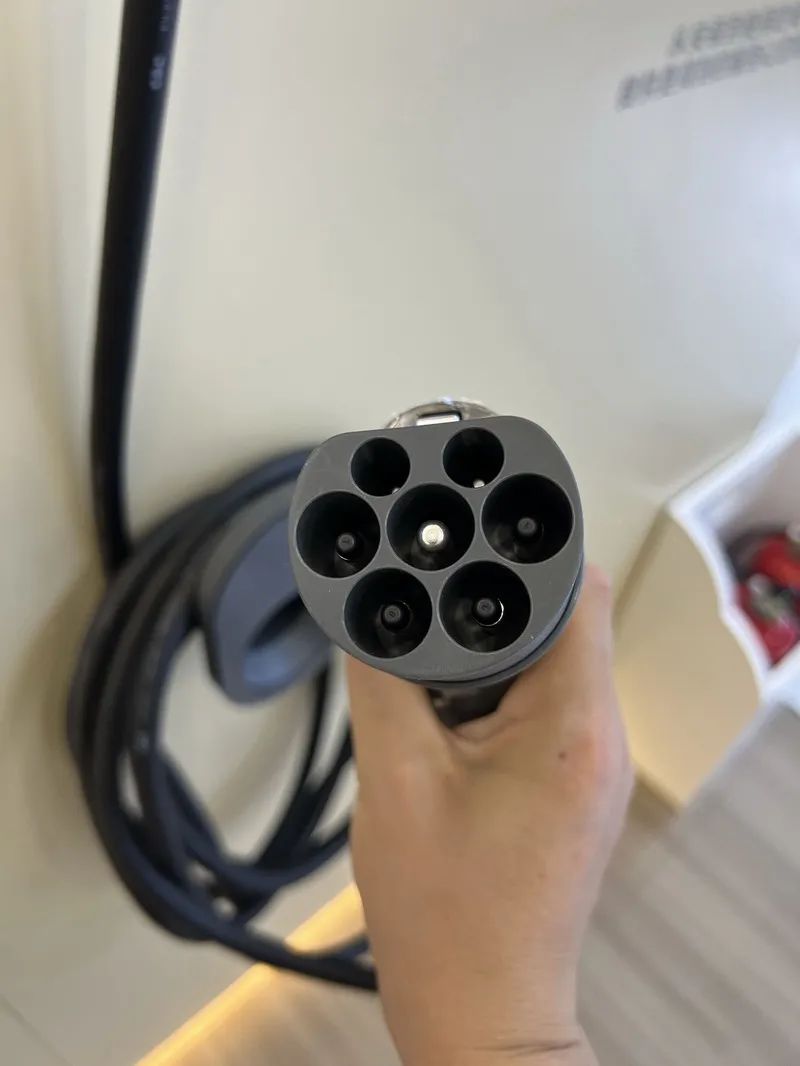 华为数字能源与鸿富瀚签署合作协议 深化绿色能源领域合作