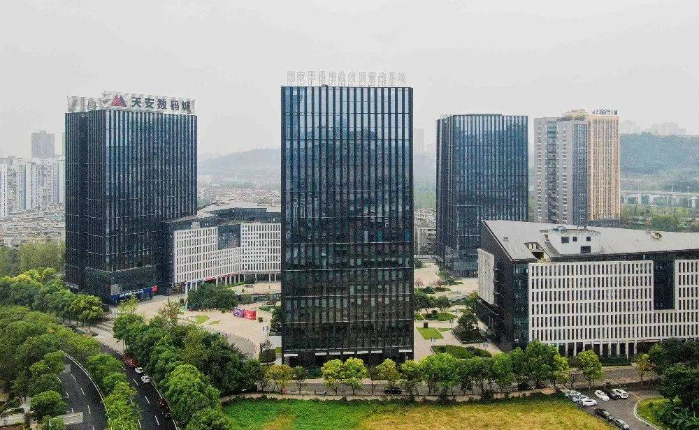 稳住电子信息制造业首位优势
