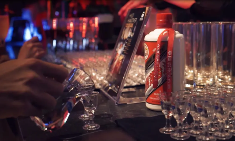 万亿行业头部公司将换帅!华润信托原董事长刘小腊升任华润金控