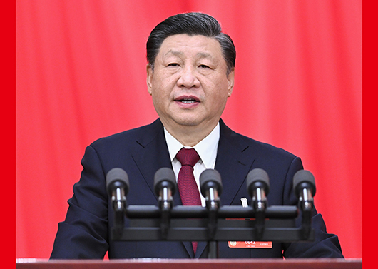 习近平率中央代表团抵达乌鲁木齐出席新疆维吾尔自治区成立70周年庆祝活动