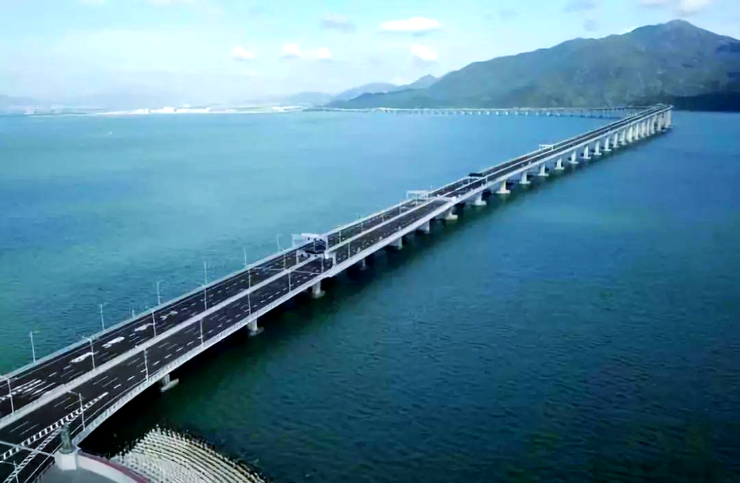 港珠澳大桥开通7周年 客流量超9300万人次