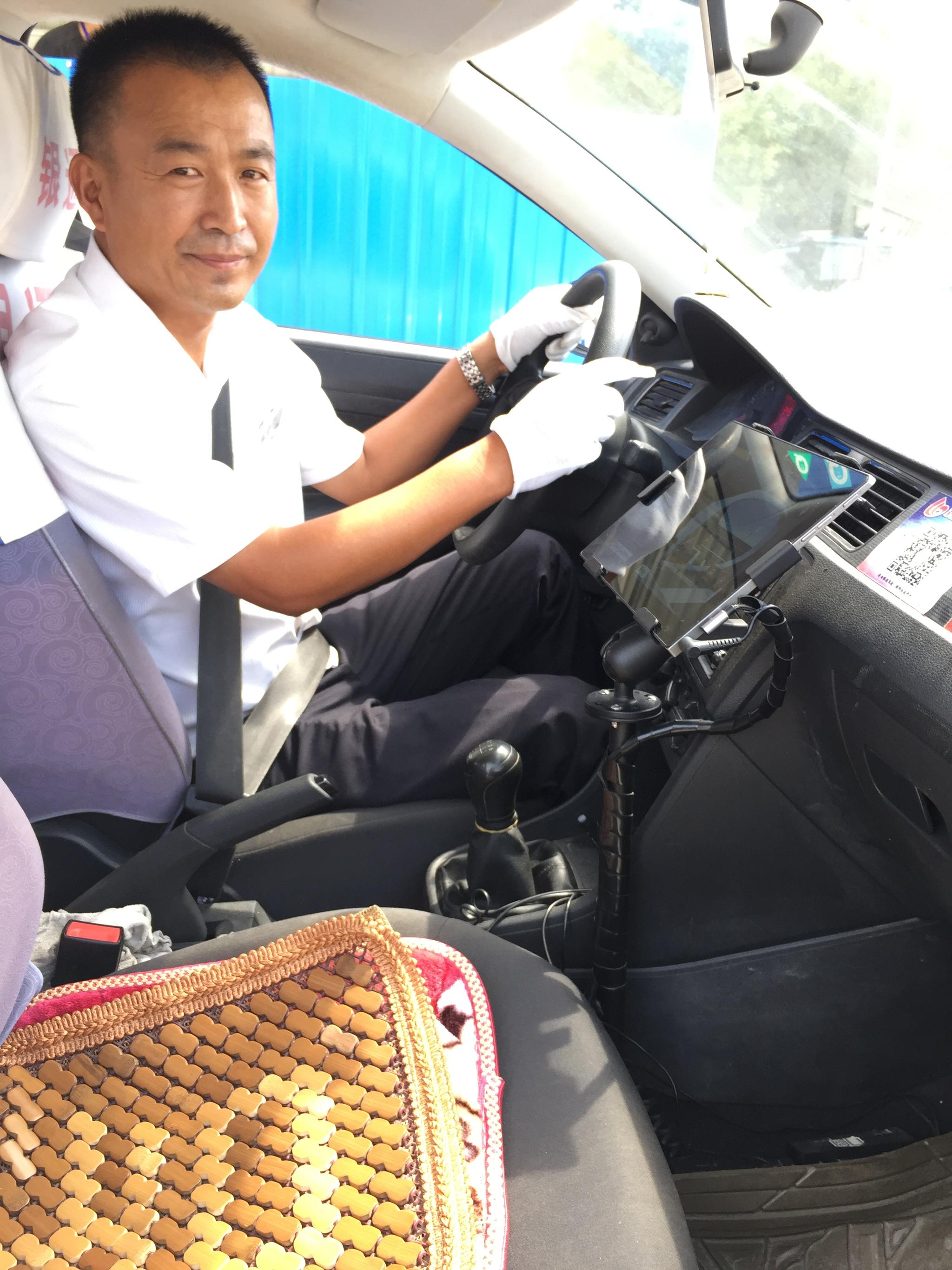 新“职”所向丨机器人的“教练员”