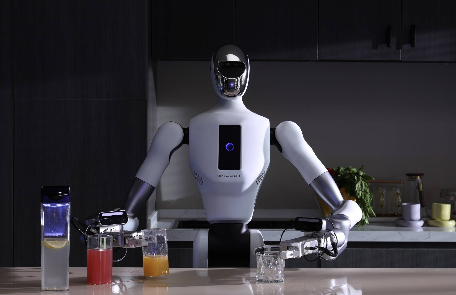 四中全会精神在基层|记者手记:每周都在迭代!人形机器人为啥进步“神速”?