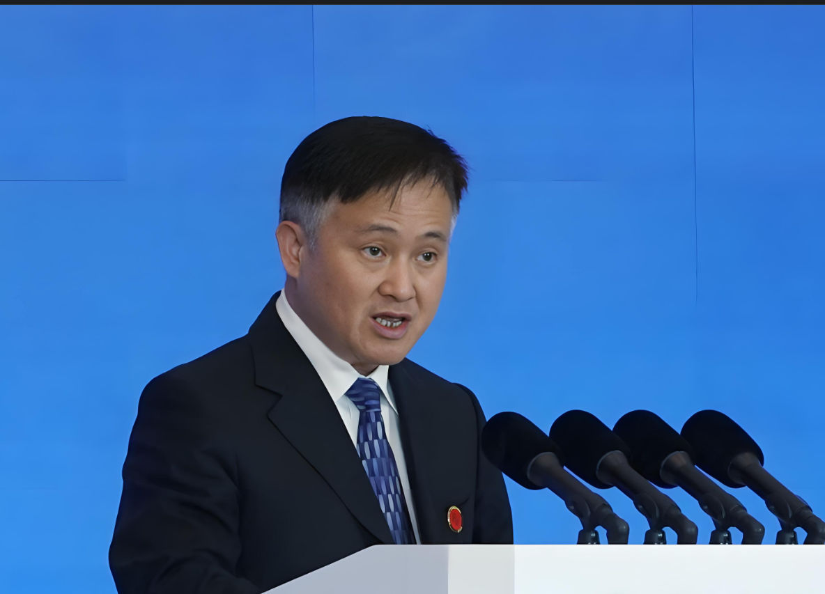 央行行长潘功胜:截至6月末中国银行业总资产近470万亿元
