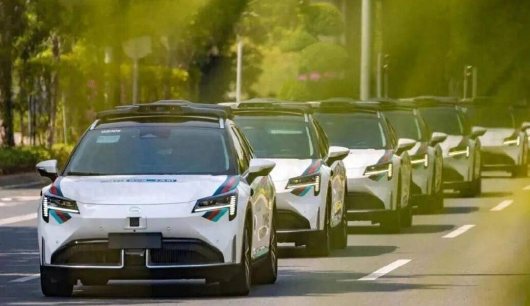 小马智行完成美股+港股双重上市