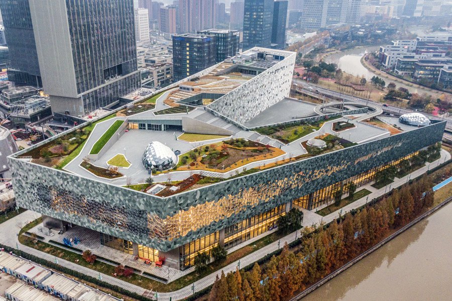 第八届进博会｜上海浦东三大先导产业集聚度进一步提升