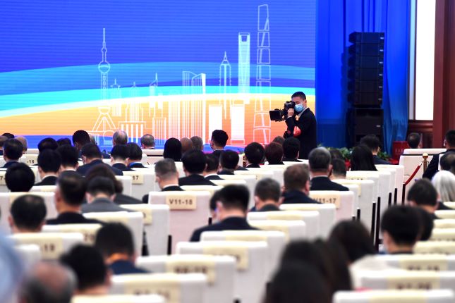 商业健康险决策辅助大模型在第八届进博会上发布