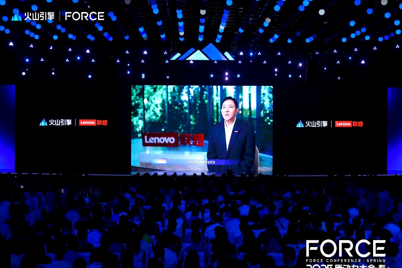 从工具变“数字伙伴” AI可穿戴设备“开挂”