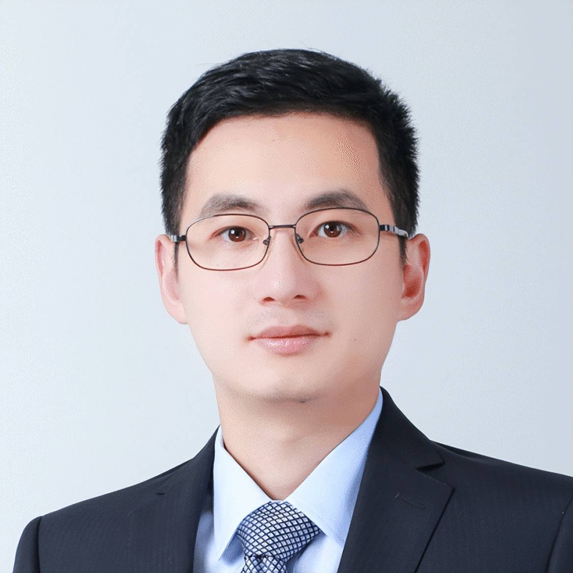 三只主动权益新发基金进行比例配售；杨锐文加仓旗滨集团丨天赐良基早参