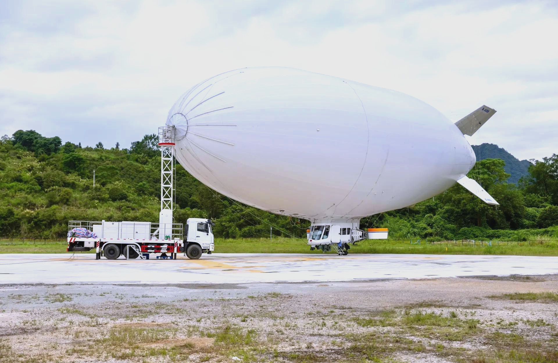低空逐梦 “祥云”翱翔——国产载人飞艇“祥云”迎来商业化新突破