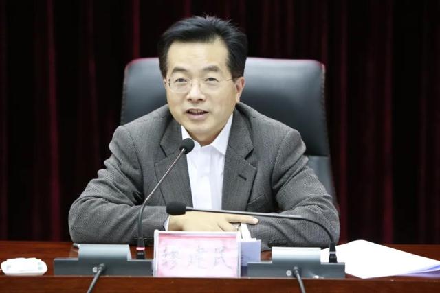 博时基金官宣张东接任江向阳董事长职务，后者已在招商租赁开展工作