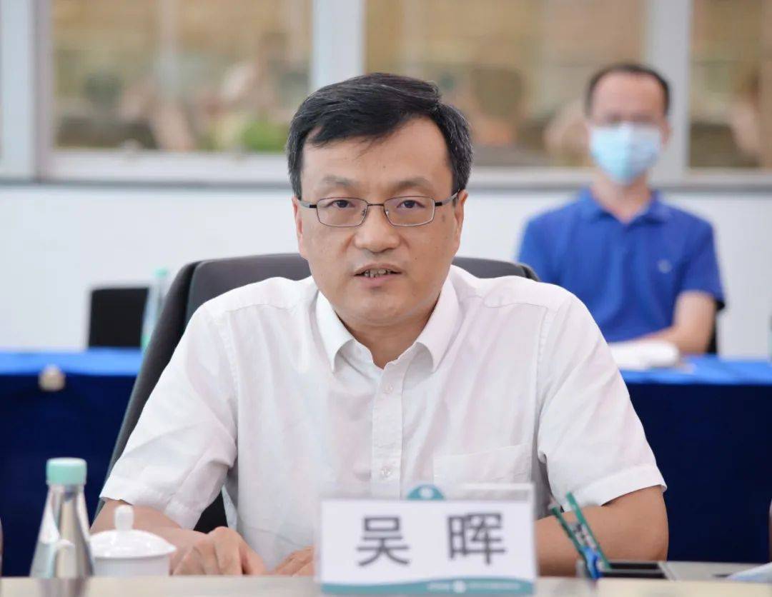 万亿级公募官宣董事长变更；年内127只权益基金募集规模超10亿元