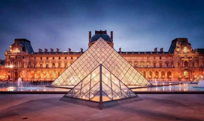 专访丨中国经济以“内在连续性”从容应对外部挑战——访法国丝路商学院教授阿祖莱