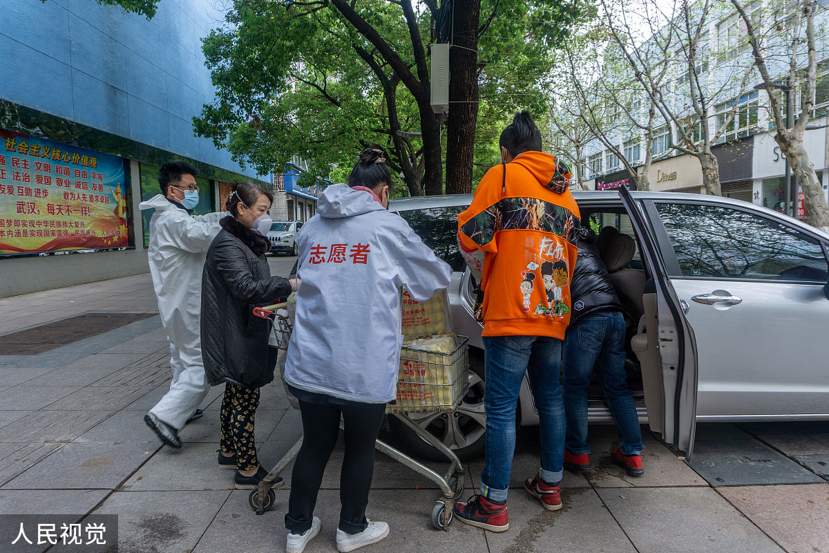 全国铁路春运发送旅客突破1亿人次