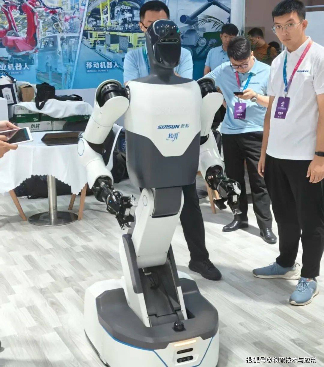 多款eVTOL、人形机器人亮相湖北“新春第一会”