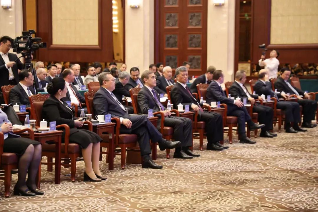 中央政治局委员、书记处书记等向党中央和习近平总书记述职