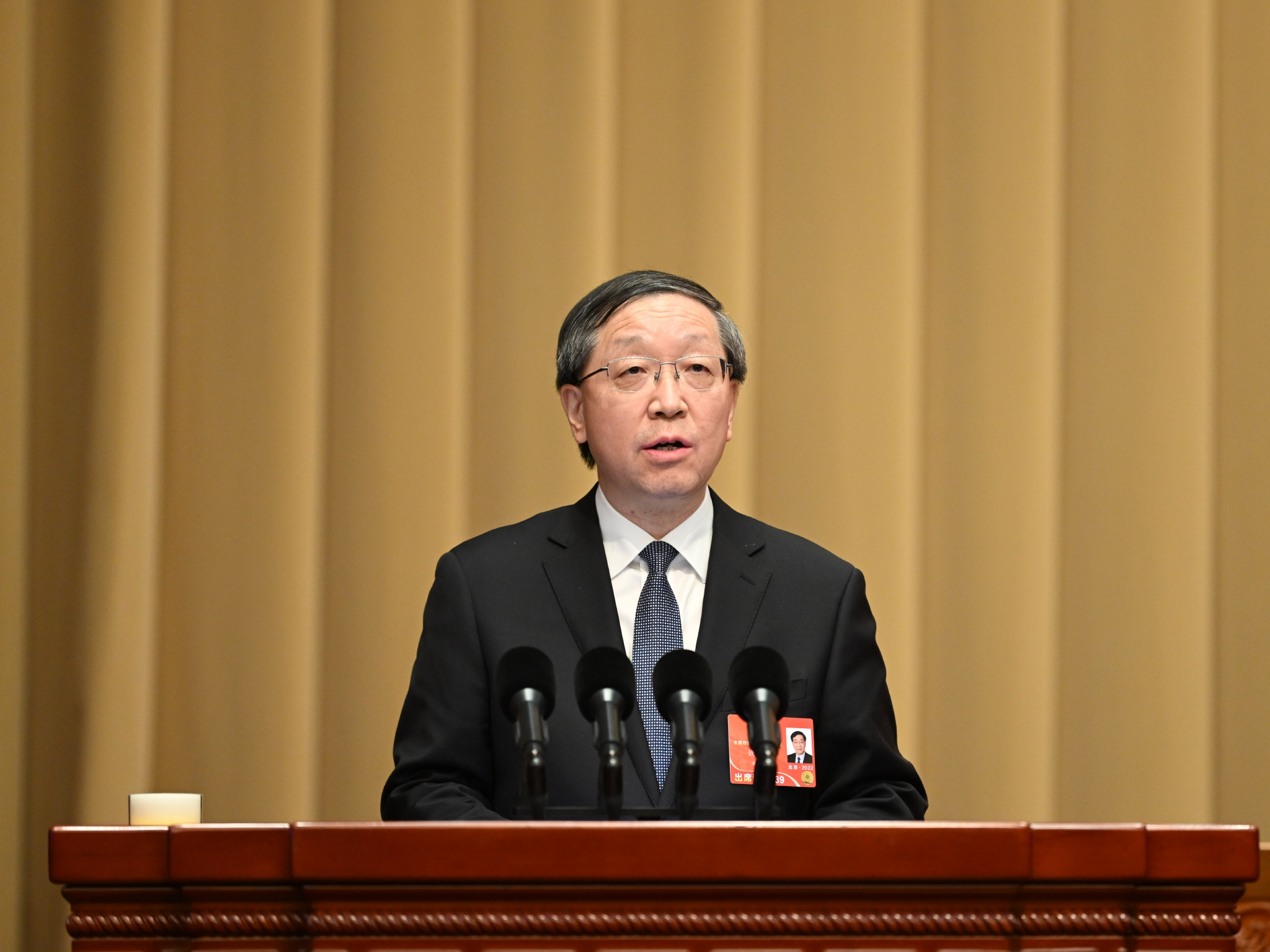 两会热点 | 全国人大代表、牧原股份董事长秦英林：拥抱AI 坚定推进养殖业智能化升级