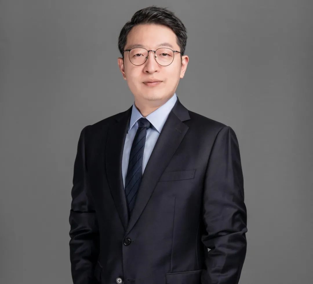 年内多只绩优基金调整基金经理；李德辉最新发声