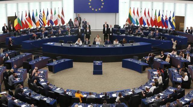 国际观察丨特朗普“临阵变卦”：缓和窗口还是升级陷阱